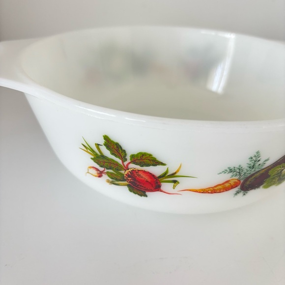 VINTAGE PYREX England White Milk Glass Casserole Bowl dish Tuscany Market Garden - Picture 9 of 14